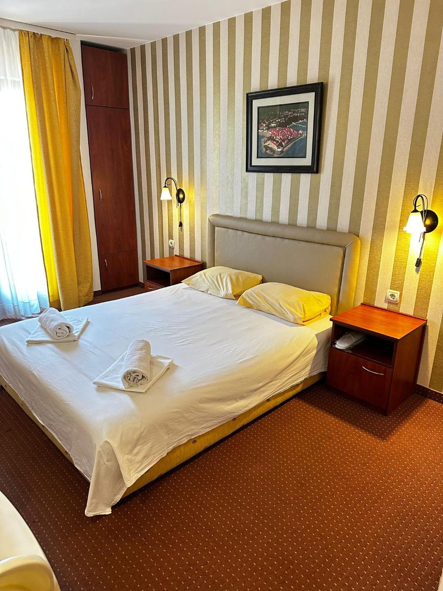 Central Hotel-Budva Exterior photo